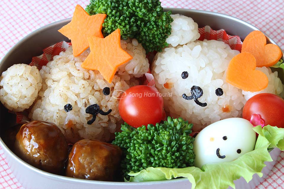 kyaraben-bento-nhat-ban-com-nam