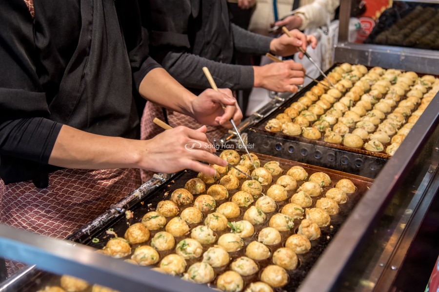 Takoyaki là món ăn truyền thống của người Nhật