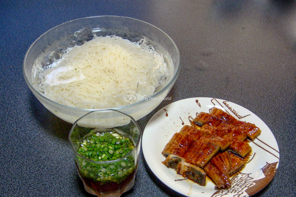 Ẩm thực mùa hè Nhật Bản không thể thiếu với mì Somen vang danh.