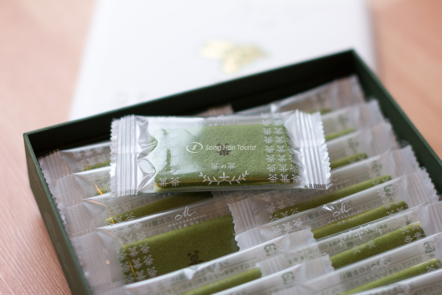 Bánh Cha no Ka thường được bao bọc và đựng trong gói 