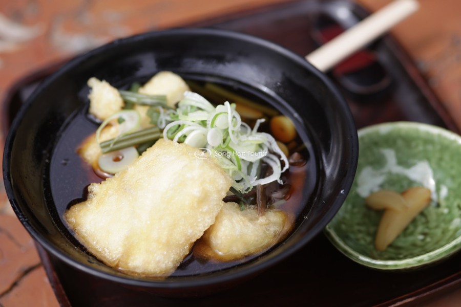 Bánh gạo mochi là nét đặc sắc của Zoni 