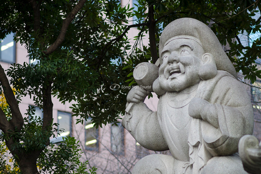 Statue of god Daikoku is located in the center of the temple