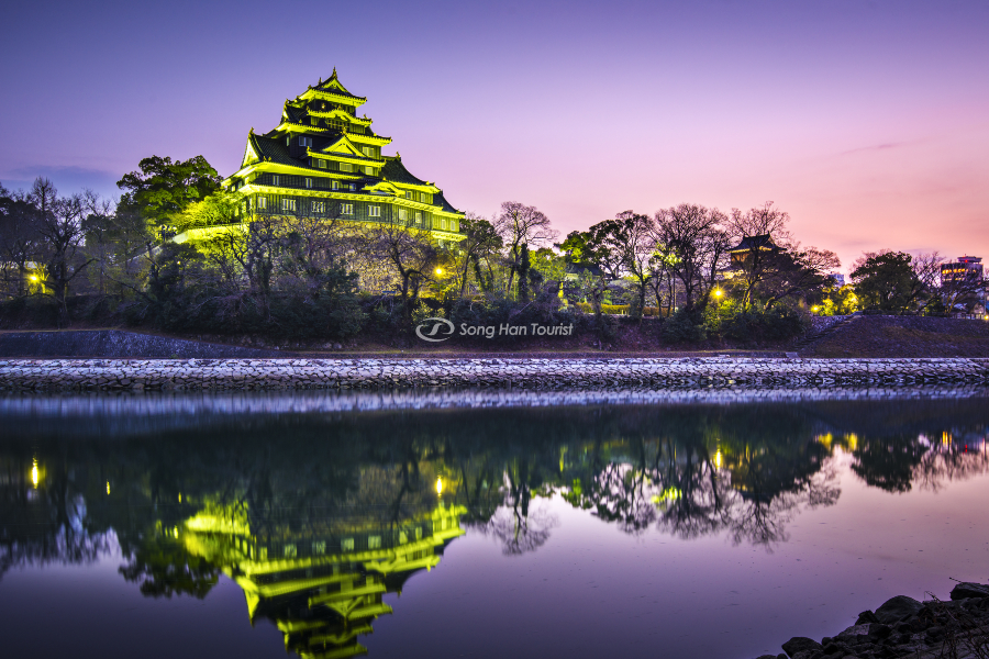 Buổi đêm tại biểu tượng tỉnh Okayama
