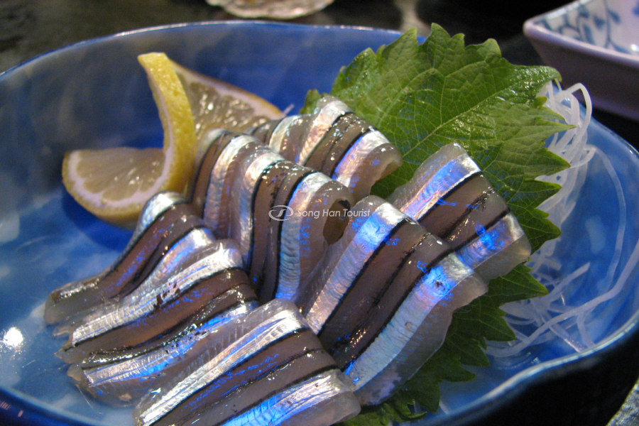 Cá được thái lát mỏng làm Sashim