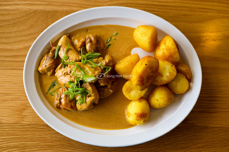 Cà ri - Món ăn thể hiện đậm nét hương vị ẩm thực Nhật Bản.