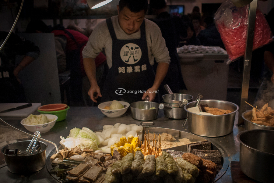 Các hàng quán phục vụ món lẩu Oden