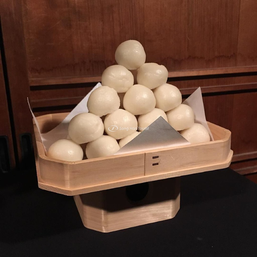 Cách sắp xếp bánh truyền thống