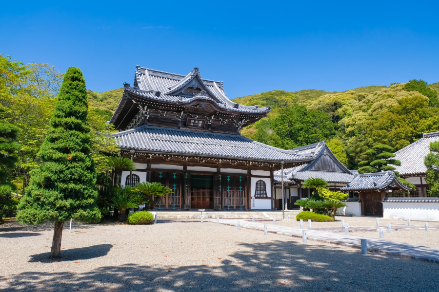 Chùa ở Nhật được đặt tại những nơi có vị thế tuyệt vời