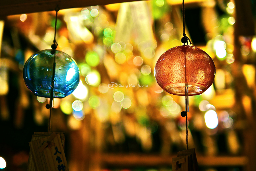 Chuông gió sẽ là một gợi ý hợp lý cho câu hỏi nên mua gì khi du lịch Nhật Bản của bạn