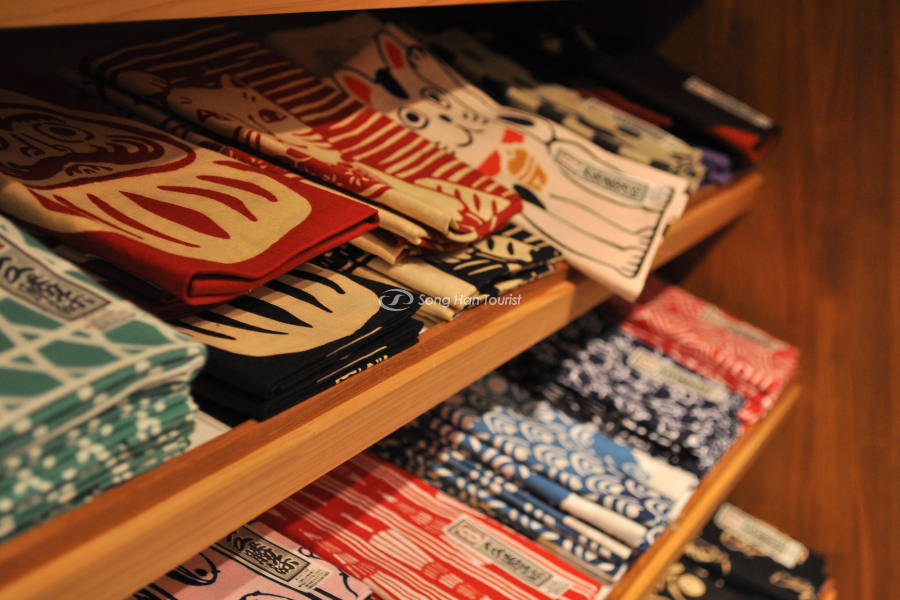 Cửa hàng bán khăn Tenugui truyền thống