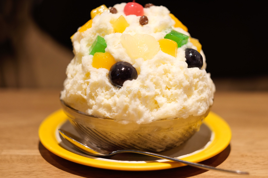 Đá bào Shirokuma với nhiều topping đặc sắc