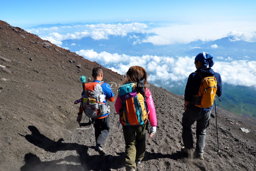 Đỉnh núi Phú Sĩ Nhật Bản với hành trình leo đầy thử thách