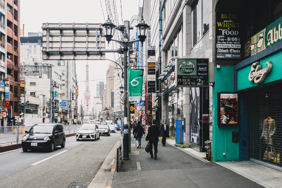 Đường phố ít thùng rác nhưng cực kỳ sạch sẽ