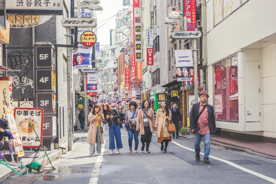 Đường phố mua sắm đông đú