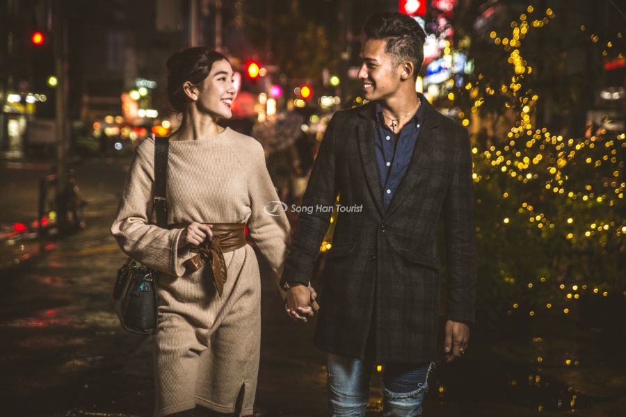 Hẹn hò vui chơi tại lễ hội ánh sáng