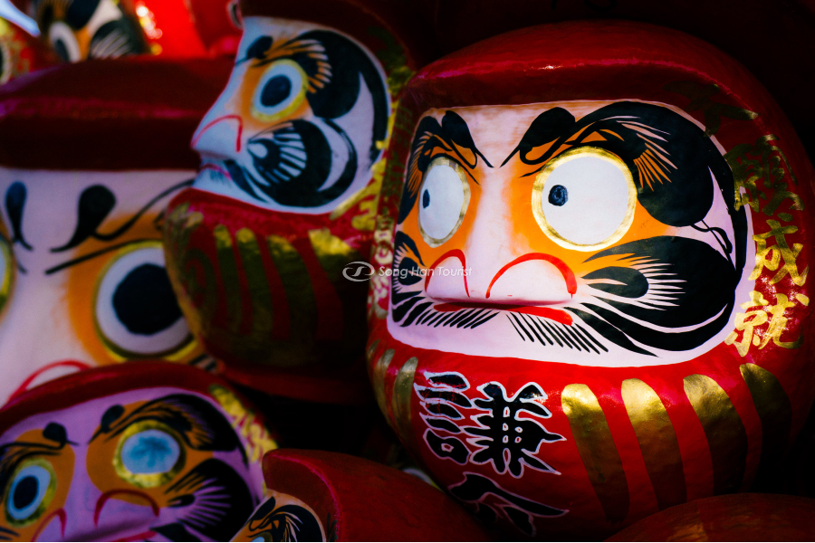 Hình tượng lật đật Daruma