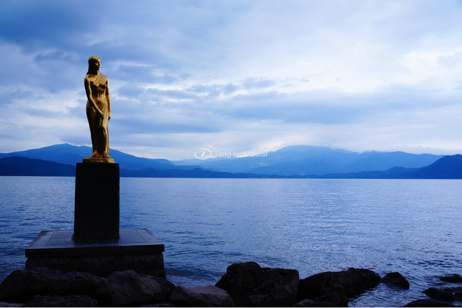 Hồ Tazawa với cảnh tượng đẹp yên bình