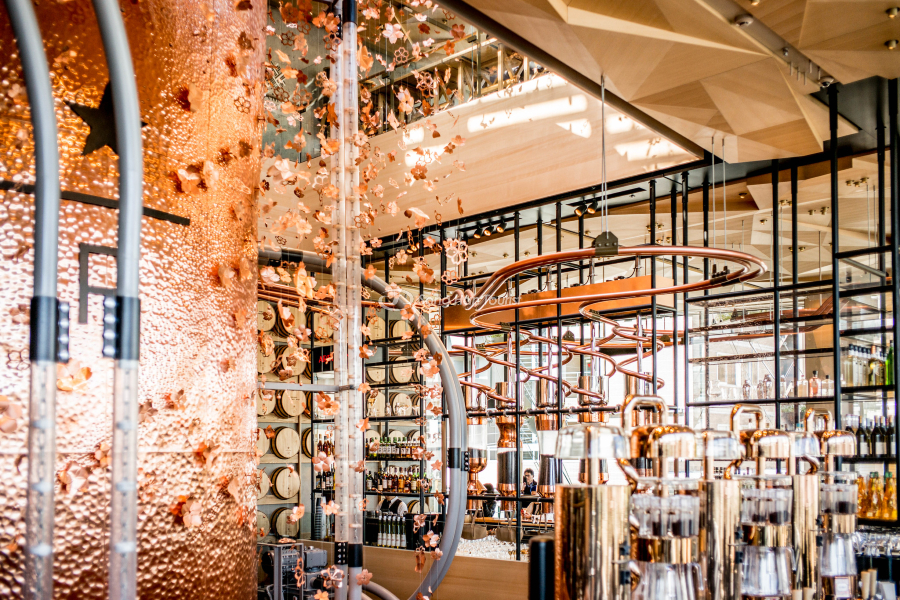 Không gian quán Starbucks Roastery lung linh tựa như khách sạn 5 sao Nhật Bản 