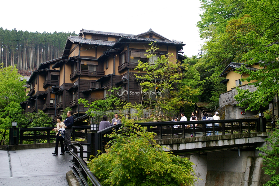 Khu quán trọ Kurokawa