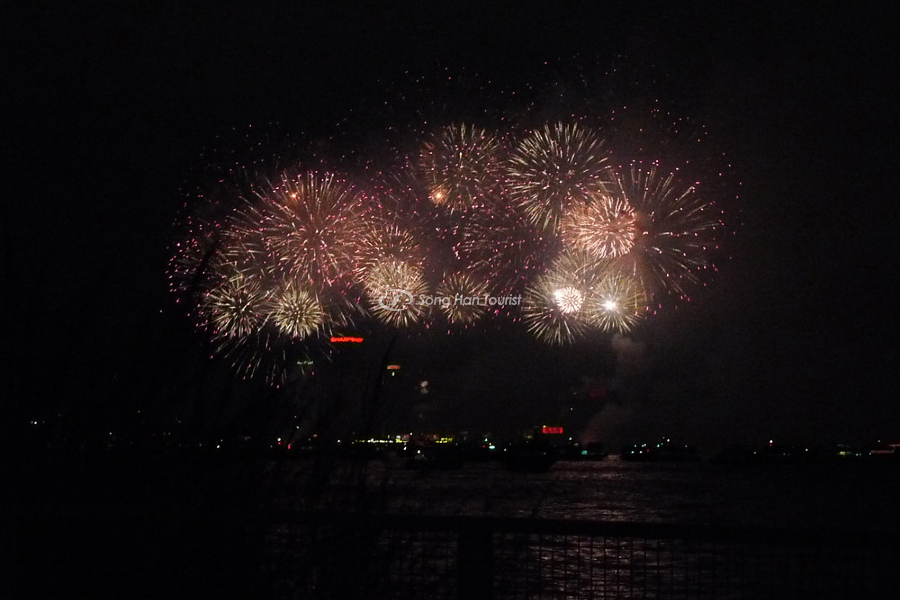 Màn bắn pháo hoa tại sông Sumida