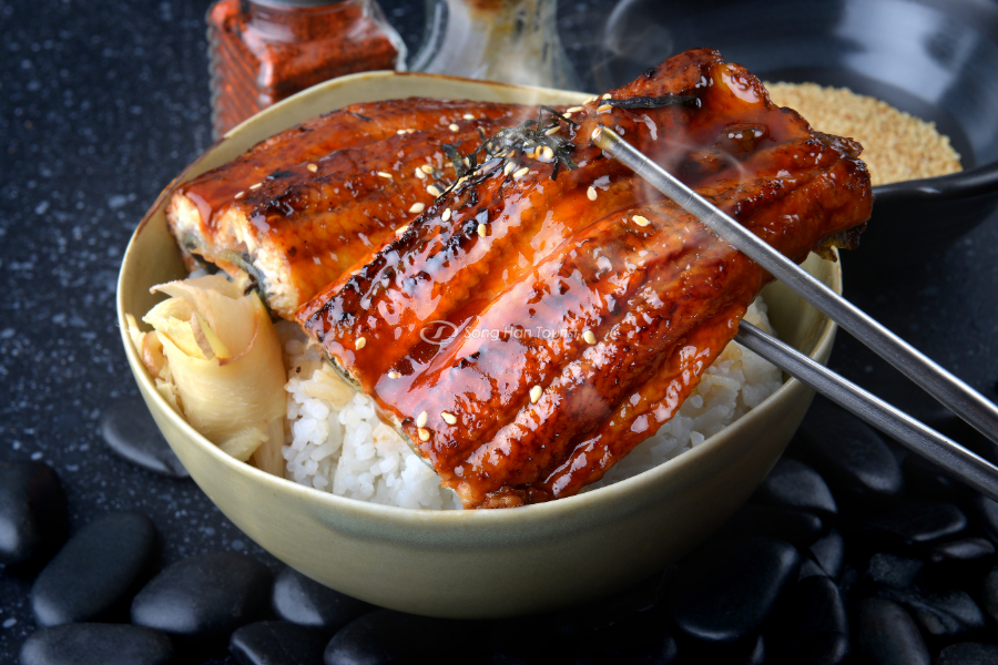 Món lươn nướng truyền thống của người Nhật vào mùa hè 