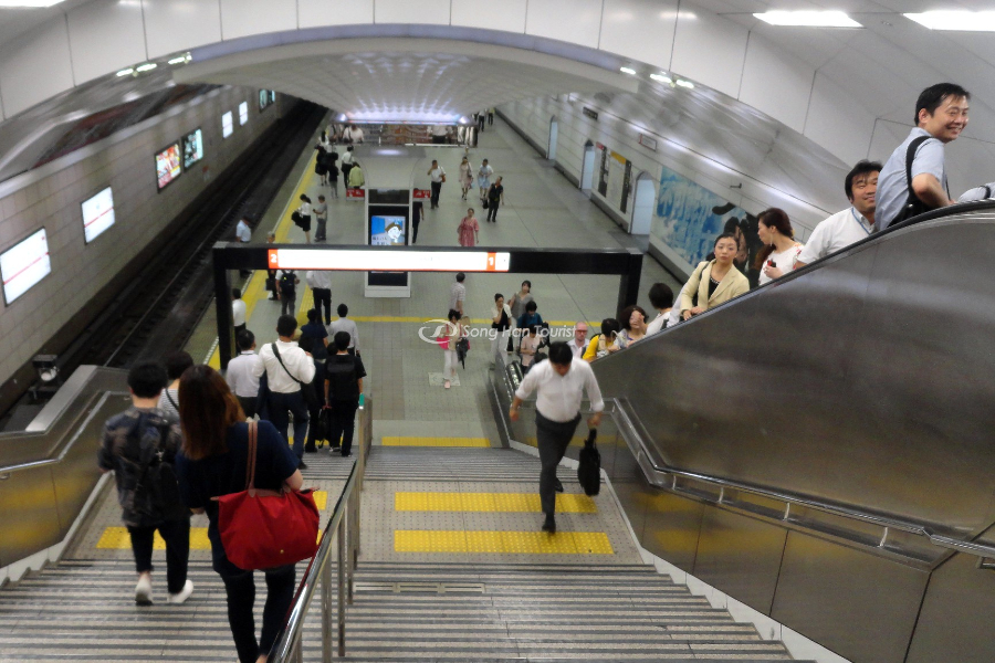 Người dân Osaka đi bộ rất nhanh 