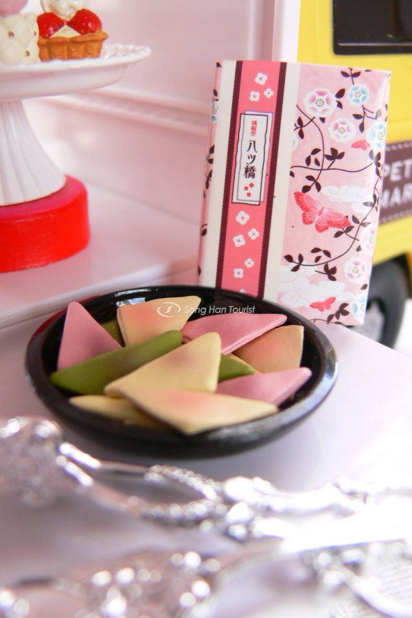 Nhiều màu sắc được thể hiện trong từng miếng bánh