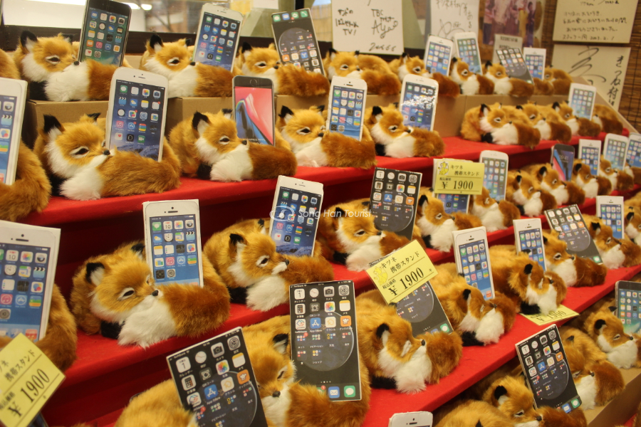 Những món quà lưu niệm đáng yêu tại Zao Fox Village