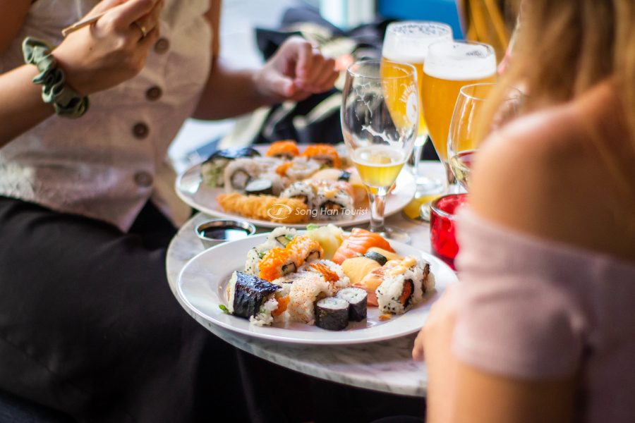 Quy tắc ứng xử này không áp dụng trên bàn tiệc