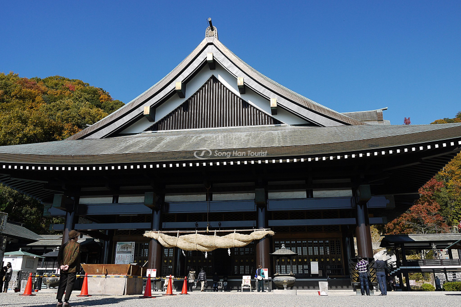 Saijo Inari đón du khách hành hương về cúng viếng