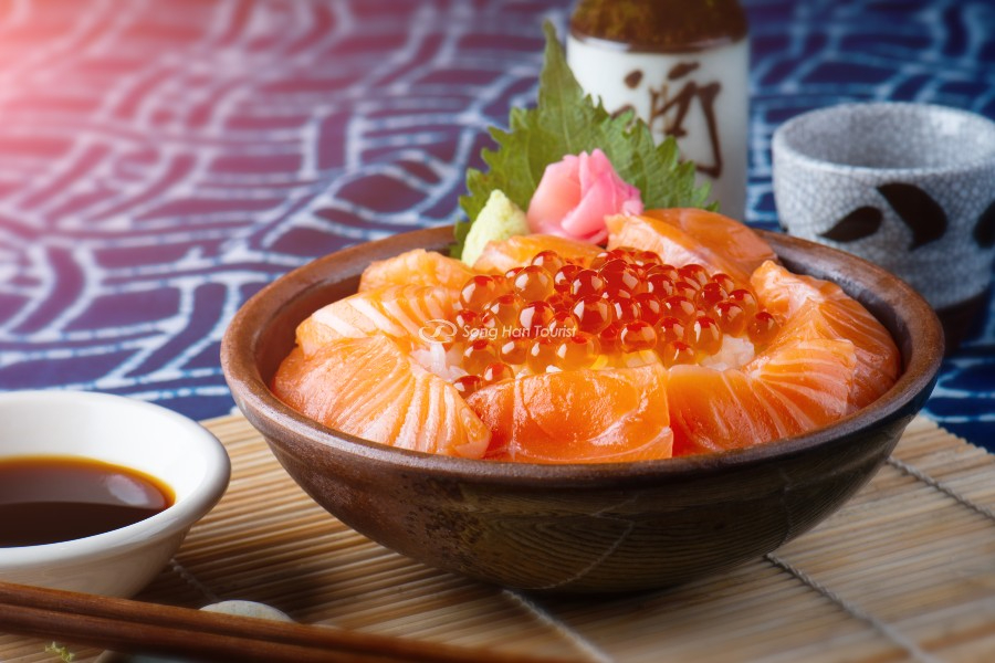 Sashimi cá hồi tươi