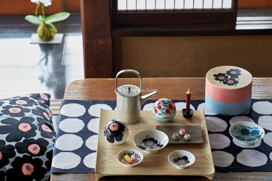 Sử dụng Tenugui để trang trí bàn ăn và giữ bàn luôn sạch sẽ