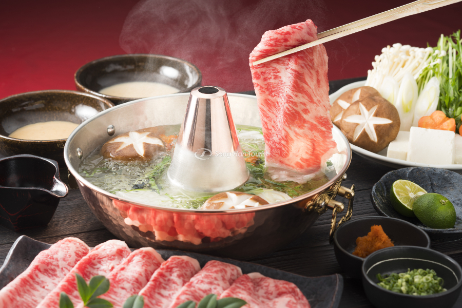 Sử dụng thịt heo Kurobuta làm nguyên liệu cho lẩu Shabu Shabu 