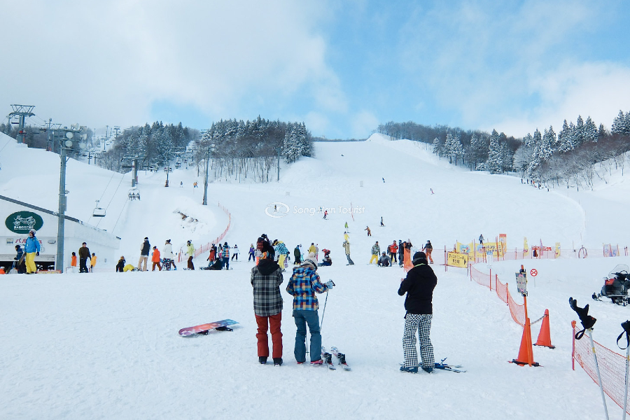 Tham gia hoạt động ngoài trời mùa đông