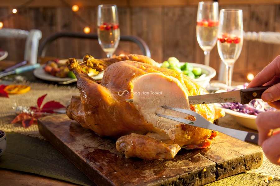 Thưởng thức gà tây được làm theo hương vị ẩm thực Tokyo