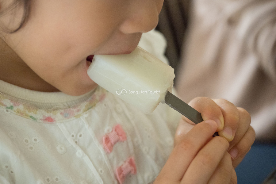 Uiro thường được xiên trong que